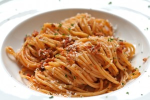 Spaghetti met Gorgonzola en worst