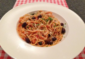 Spaghetti met zwarte olijven
